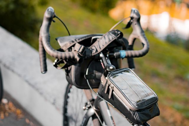 _bicycle-bag-with-transparent-zip-section-for-phone-mounted-on-the-bike-s-frame-road-transport-transportation-commuting.jpg